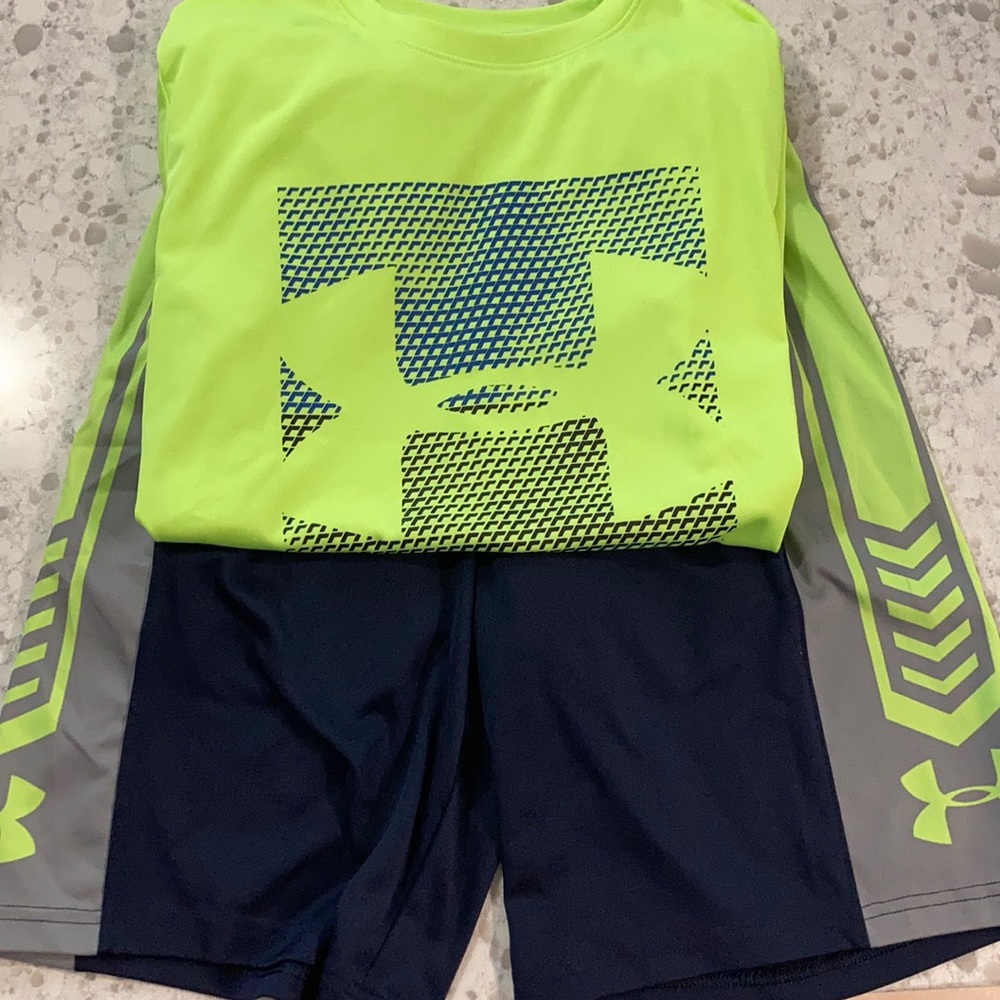 Under Armour boy’s short set